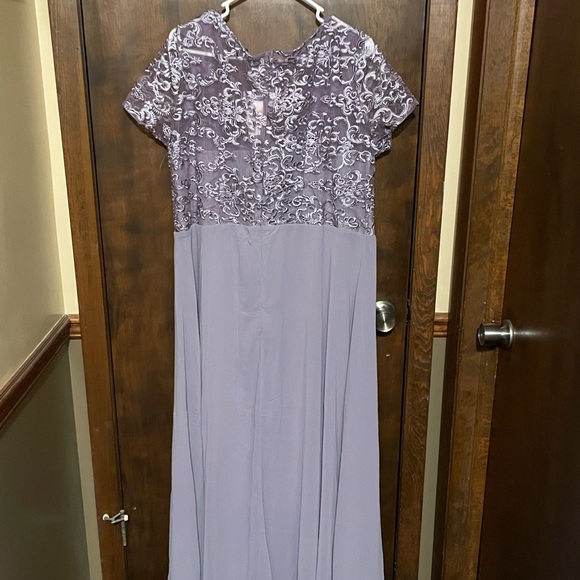 Mother of the Bride/Groom Dress - lilac - size 2xl - new with tags - Picture 4 of 5